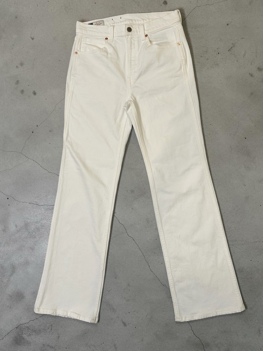 GAP Vintage Flare High-Rise Jeans – White Denim | Size 6R | Excellent Condition!